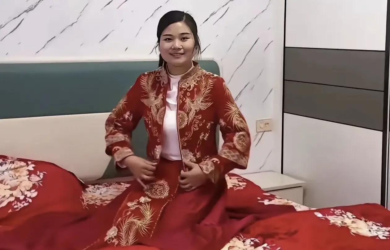 可怜的女人，结婚不晒婚纱不晒红包，小心翼翼向全世界讨一句祝福
一个女孩，在最该喜