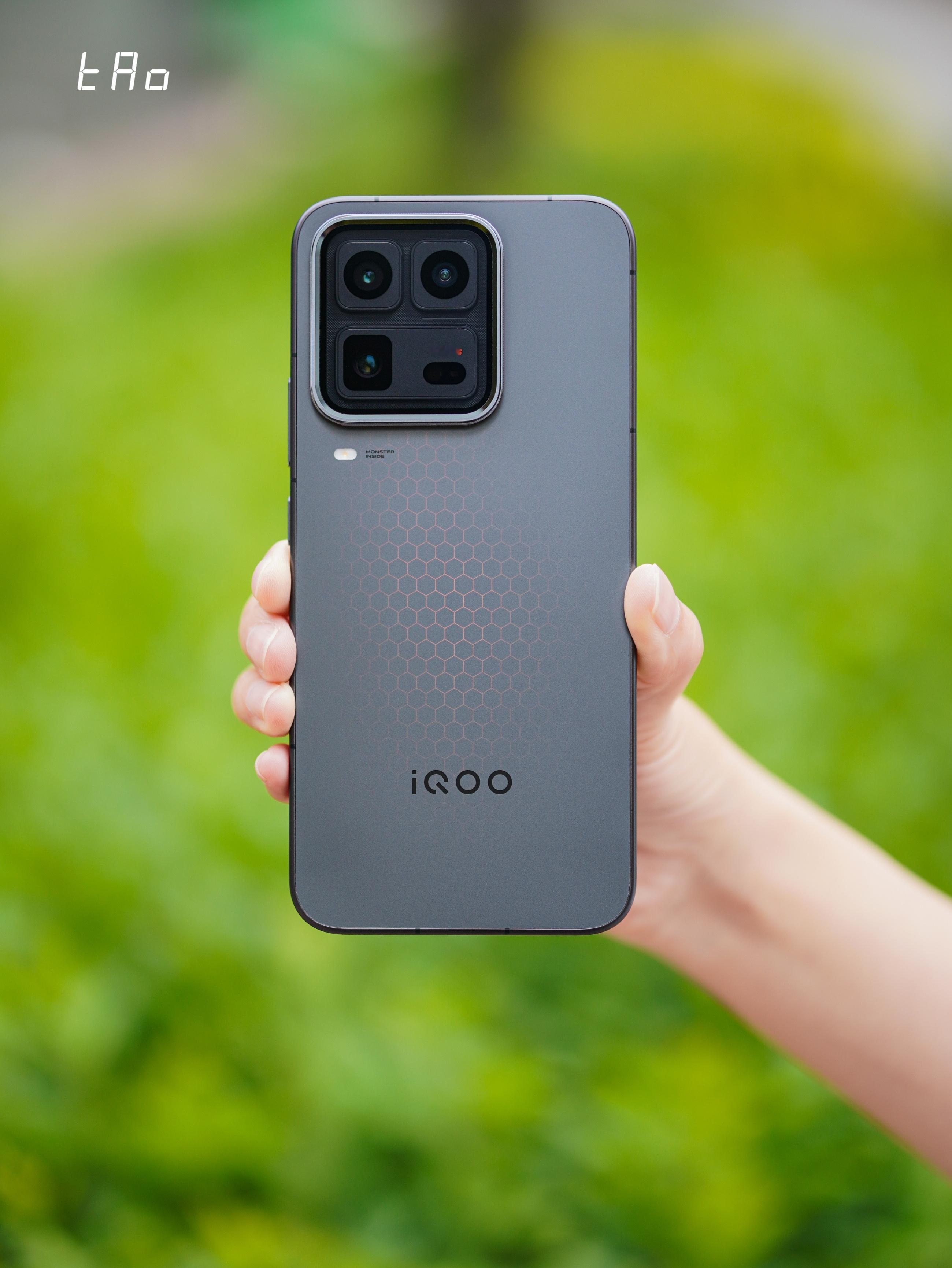 iQOO15 Ultra 卖爆一点也不意外～把电竞级性能塞进全能旗舰机身，『性能