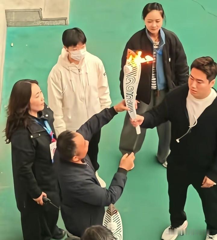 甜甜要带妹妹去更大的舞台，这次愿望终于实现了，哈哈！几年前，甜甜和妹妹在全运会上