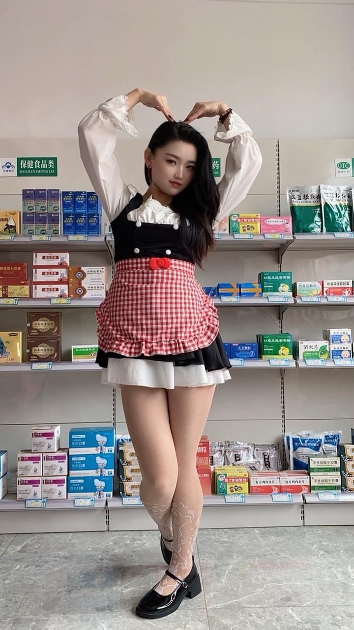 御姐风细跟高跟鞋太绝了 美女老板娘日常 好身材好气质 是你的理想女朋友吗 我的魅