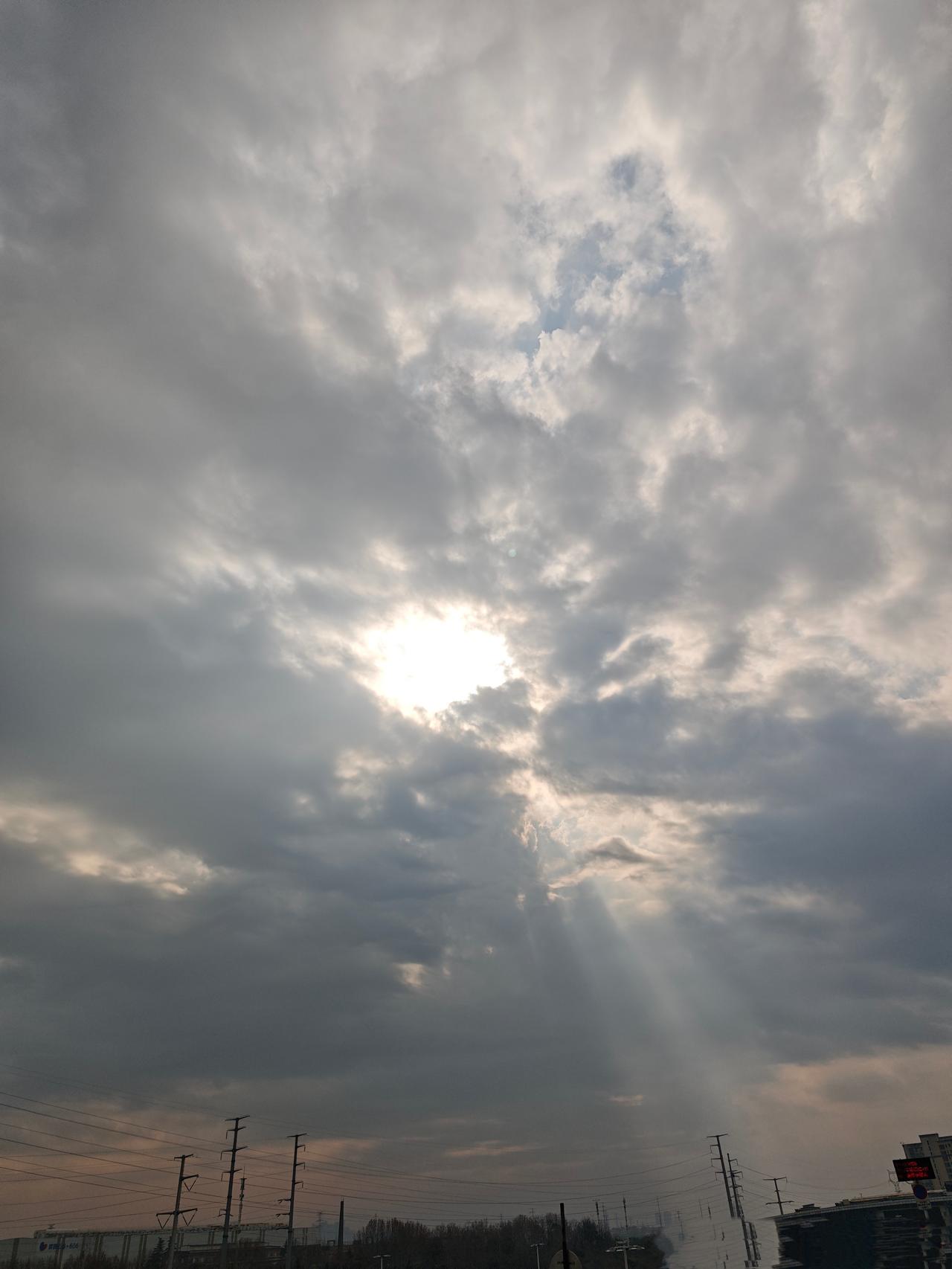 马年春晚倒计时：宋威龙首秀引期待

距离2026马年春晚仅剩一天，部分节目单已曝