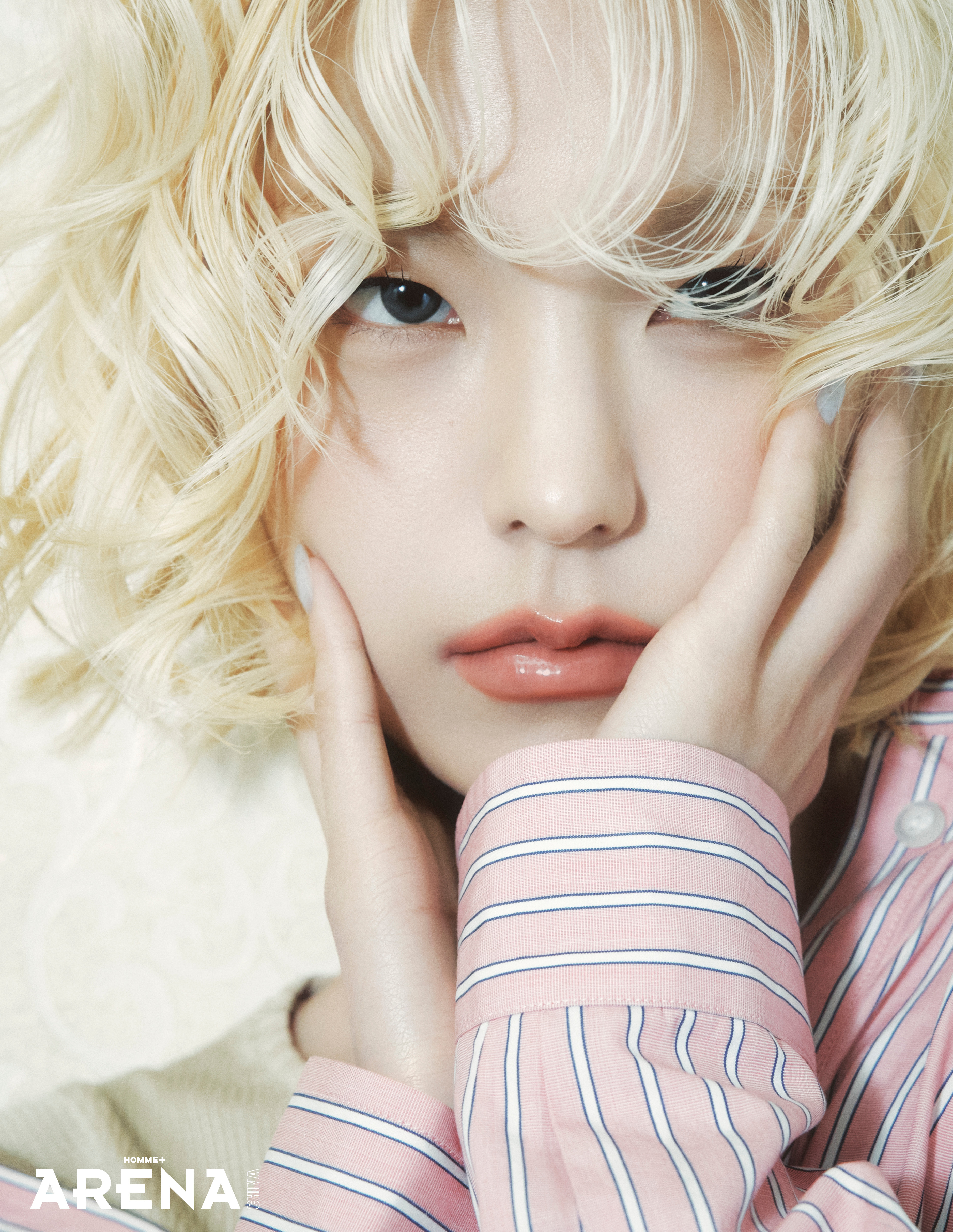 黄礼志ARENA杂志封面 猫相颜值碰撞复古造型，慵懒松弛又自带飒感，黄礼志以银发