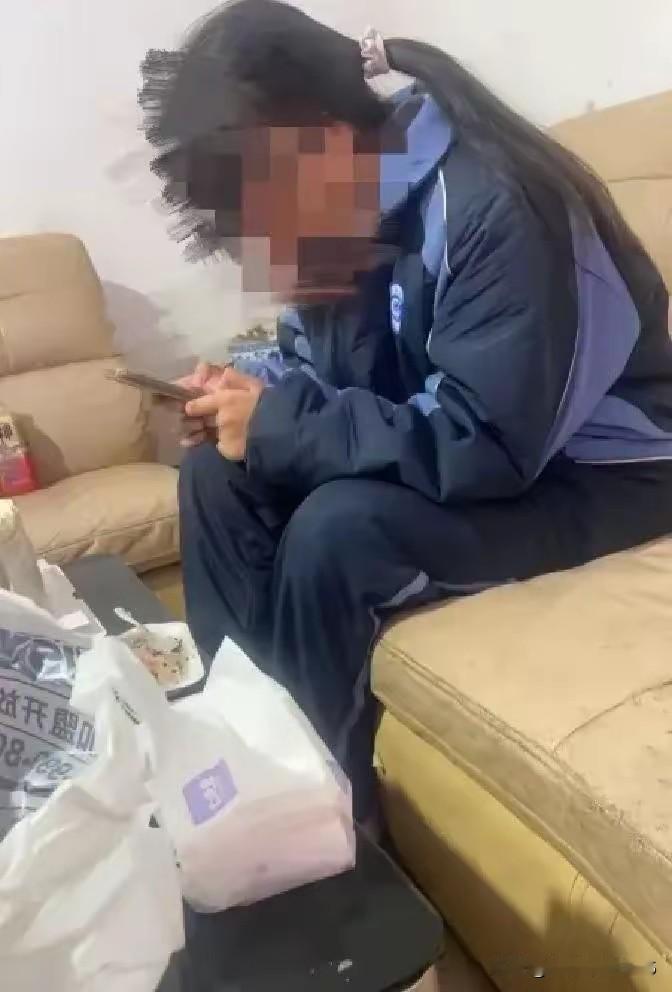 湘潭母亲临终托孤，闺蜜顶住重重压力守护六年，非血缘的真情与担当，让绝境女孩活成被