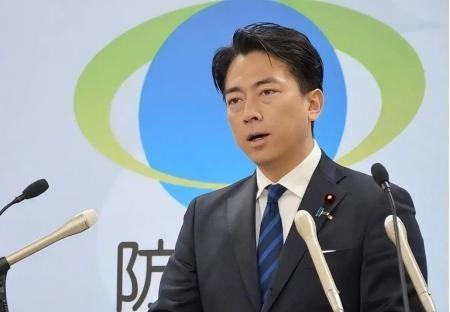 不管是中国的导弹，还是中国的航母，日本都不怕。
7月21日，日本就中俄舰艇在冲之