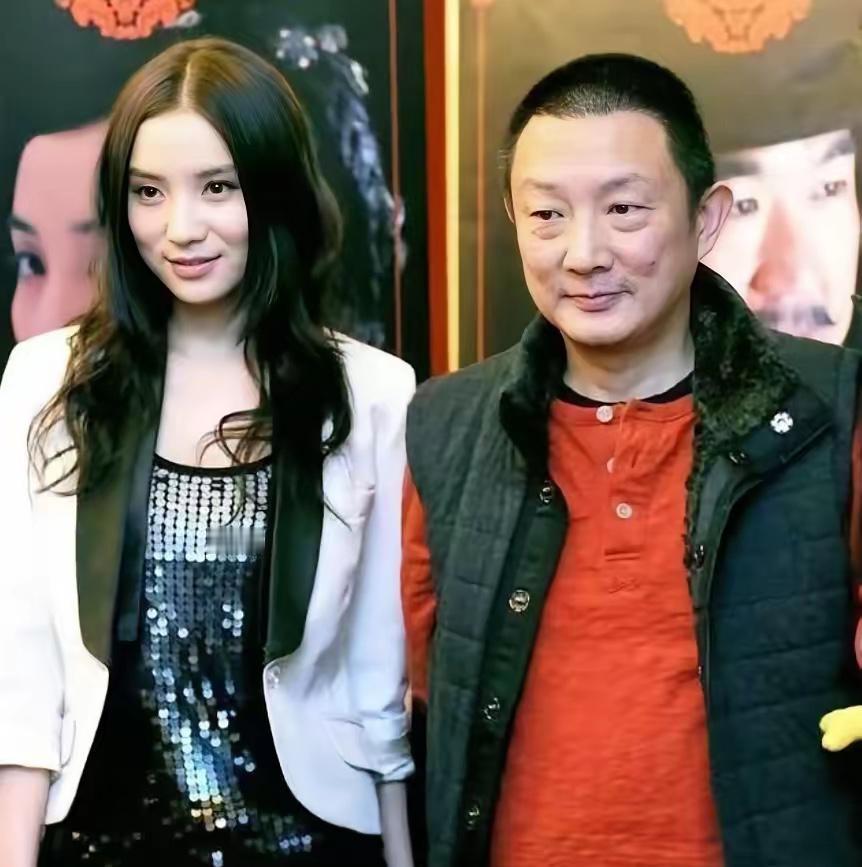 2007年，50岁的导演张黎爱上了27岁的宋佳，当时的张黎已经结了5次婚，为了娶