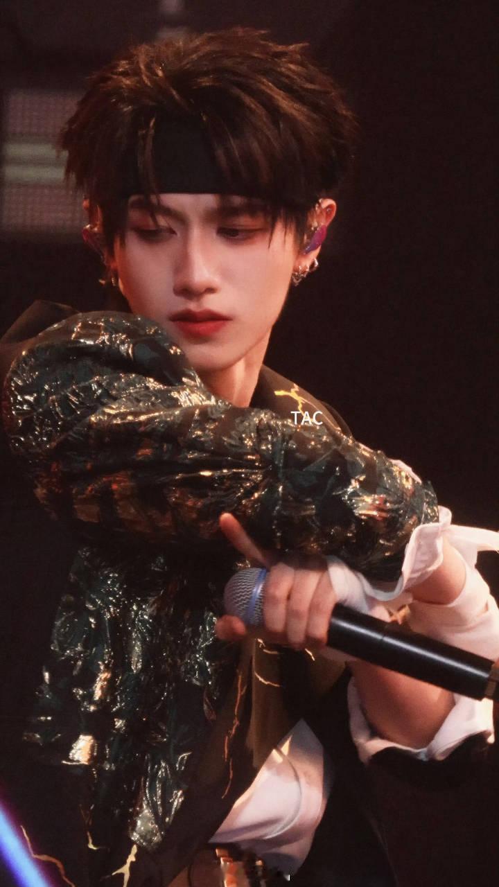 朱志鑫左航 伯克利只知道朱志鑫很帅很权威