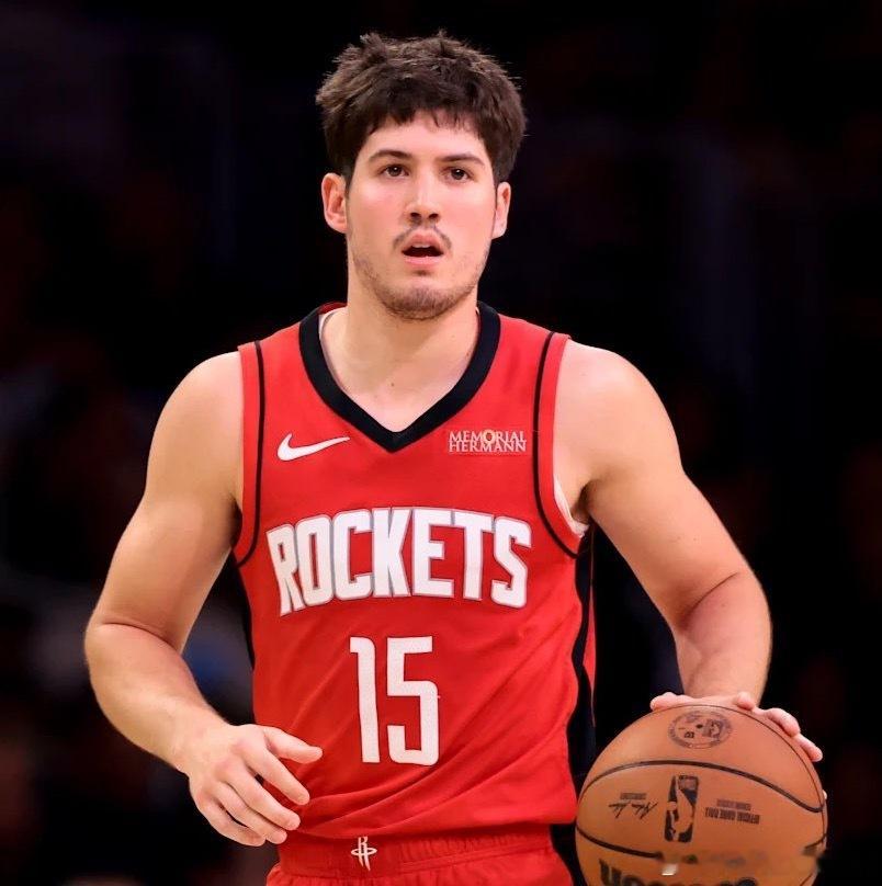 美记Evan Sidery：谢泼德职业生涯共为火箭出战57场比赛，场均4.9分1