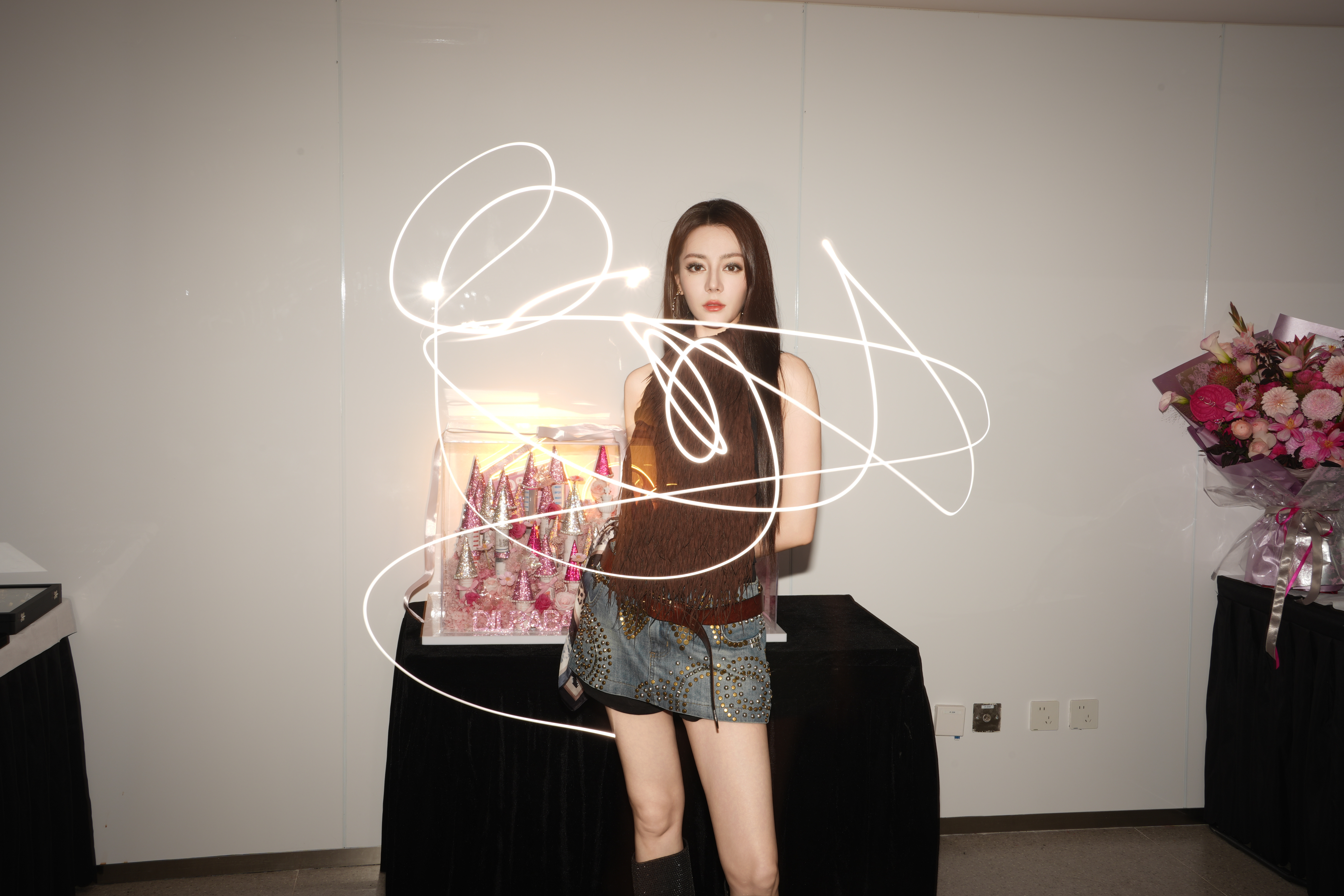 迪丽热巴[超话] 📷调慢的快门会让姐姐的爱具象化💗 ​​​