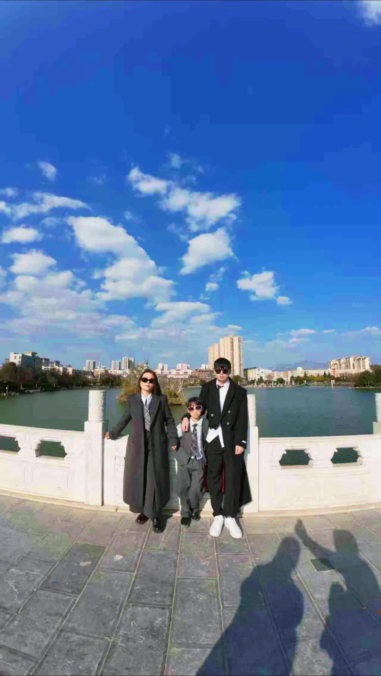 朋友们晚上好！