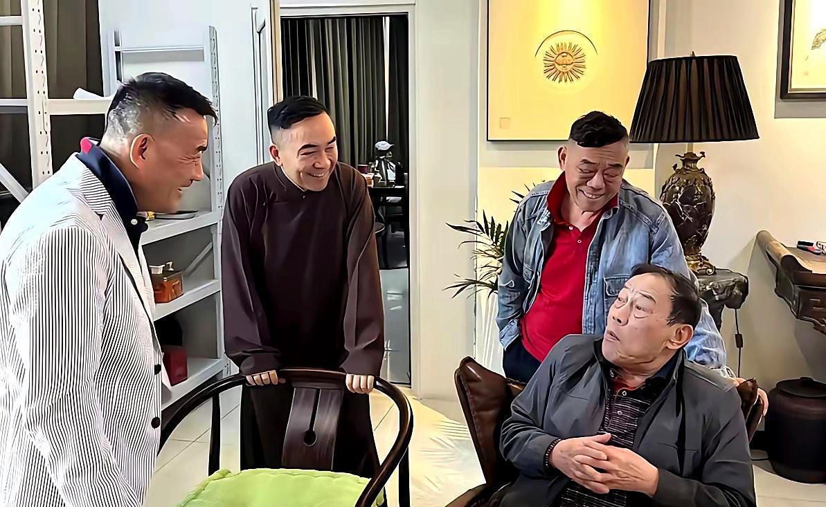 杨议这几兄弟为了流量带货把老爷子带走了，真是大孝子啊。九十四的人了，不清闲，在家