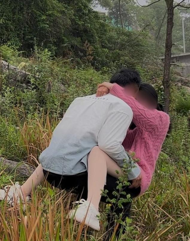 温州中院审结一起极具争议的情感杀人案，法理与人情的冲突引发广泛热议。
 
一名已
