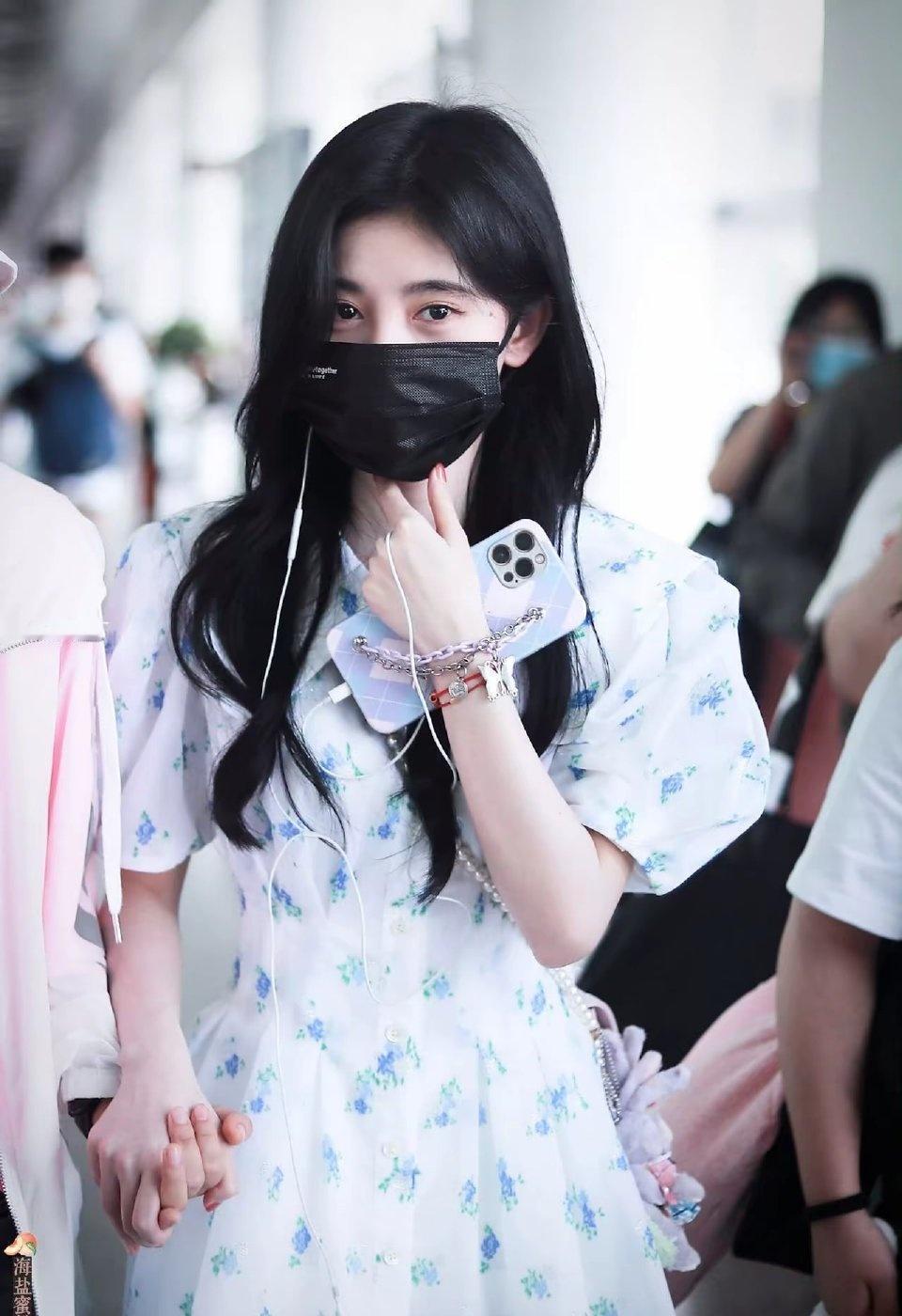 jjyelle连发15条鞠婧祎 jjyelle主编回应首次合作鞠婧祎 jjy
