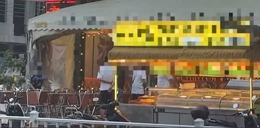 5月2日，网友吐槽：玉林北流某餐饮店菜没点完要先结账，如果我点完了叫结账是正常，