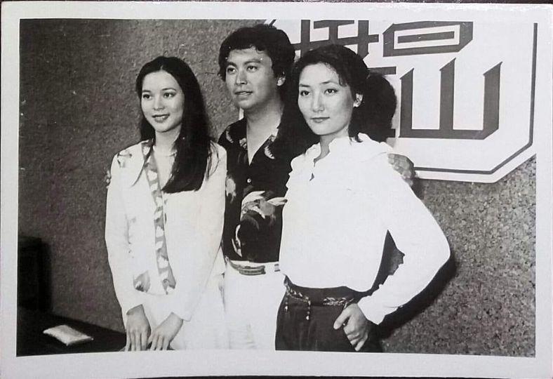 早年香港明星的合照，估计现在只有老一辈的人才能说出他们的名字