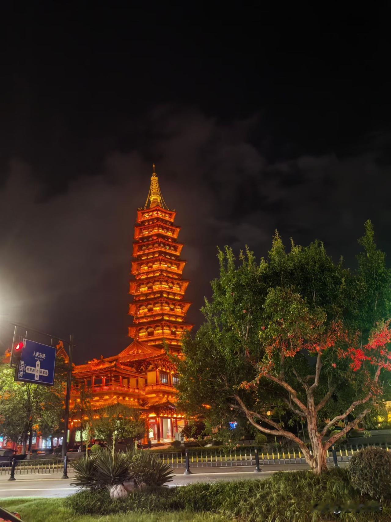 莫名烦躁爱内耗？坏情绪说不定是饿出来的
 
不知道你有没有这种体验：明明没有发生