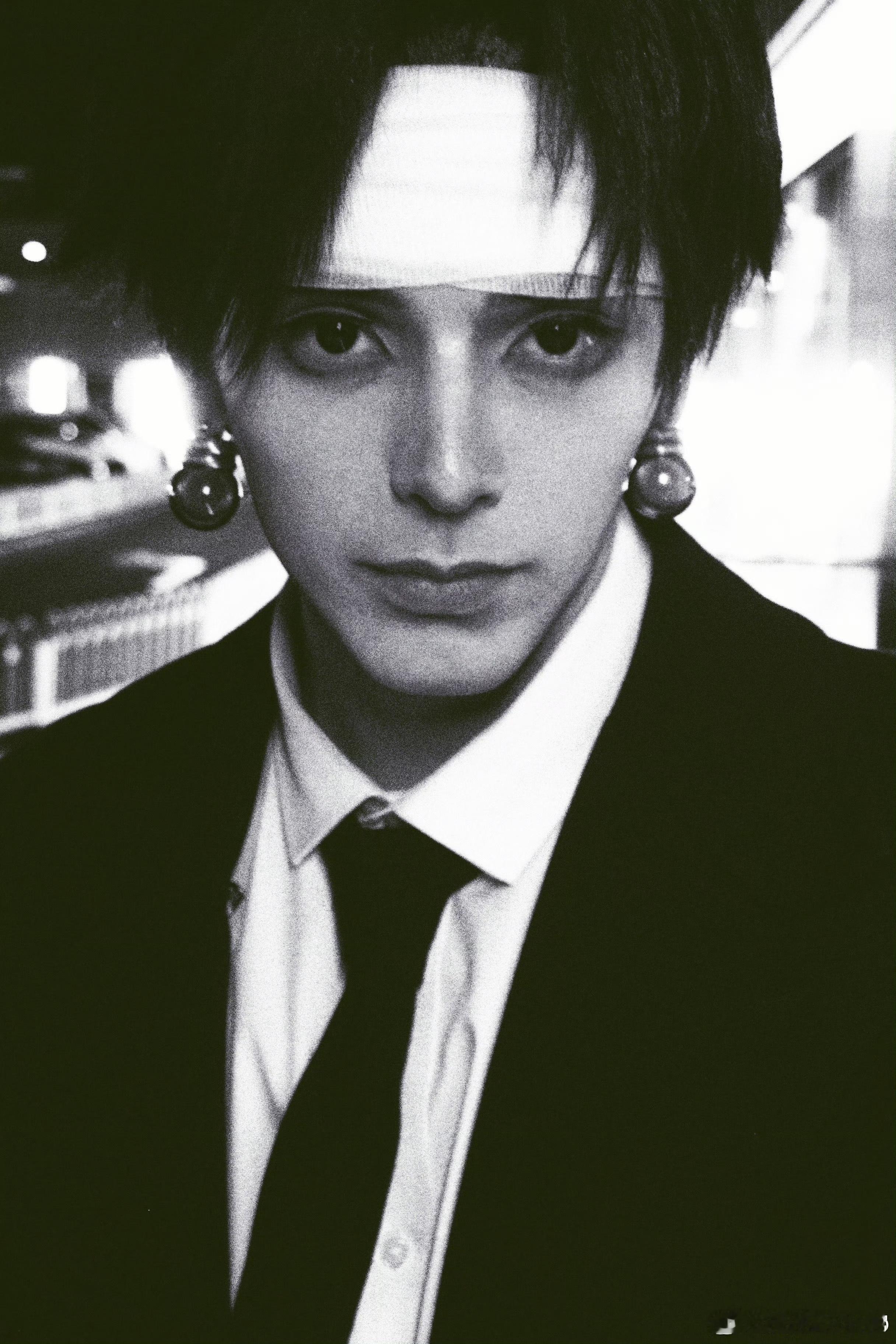 姚弛你只cos不Play吗姚弛回应和王安宇友谊 新浪娱乐《星青年》里的姚弛超真实