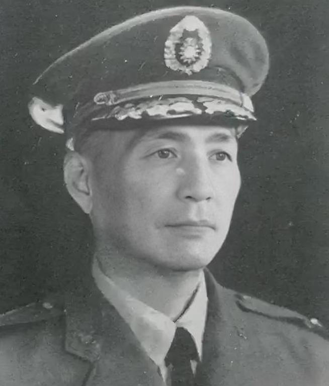 1950年3月，蔡孝乾实在忍不住了，躲在乡下快两个月了，他太想念牛排的味道，甚至