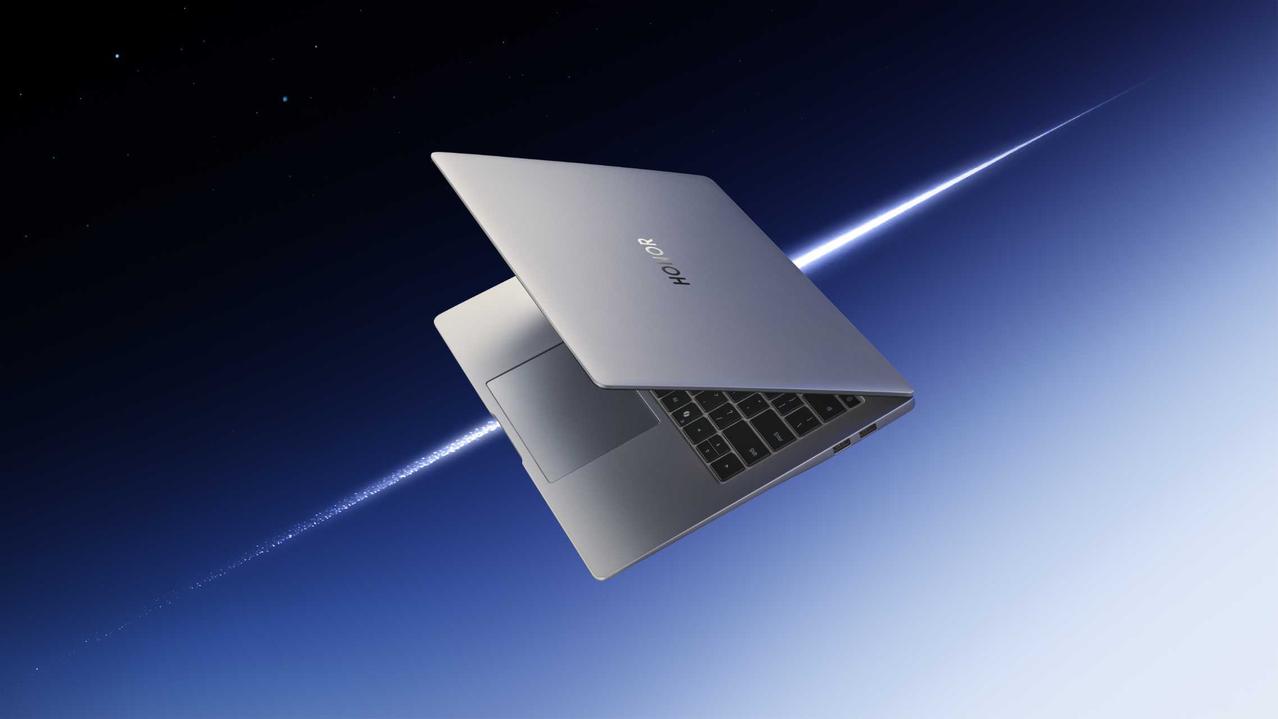 荣耀MagicBook Pro 14 2026款有三个颜色，月光白、青瓷绿、星辰
