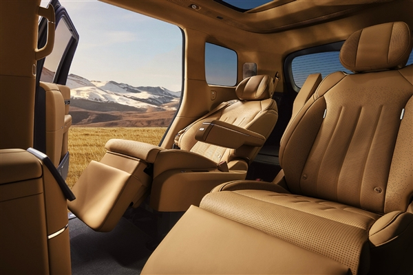 小鹏旗舰全尺寸SUV GX 内饰官图发布，今日上市，预计售价40万以内，对标问界