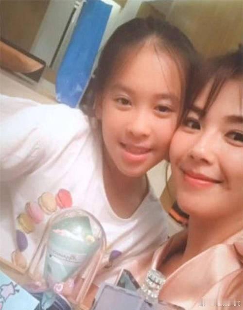 刘涛女儿居然马上要读大学了刘涛在近期录制的综艺中透露，她的大女儿王紫嫣（小名“大