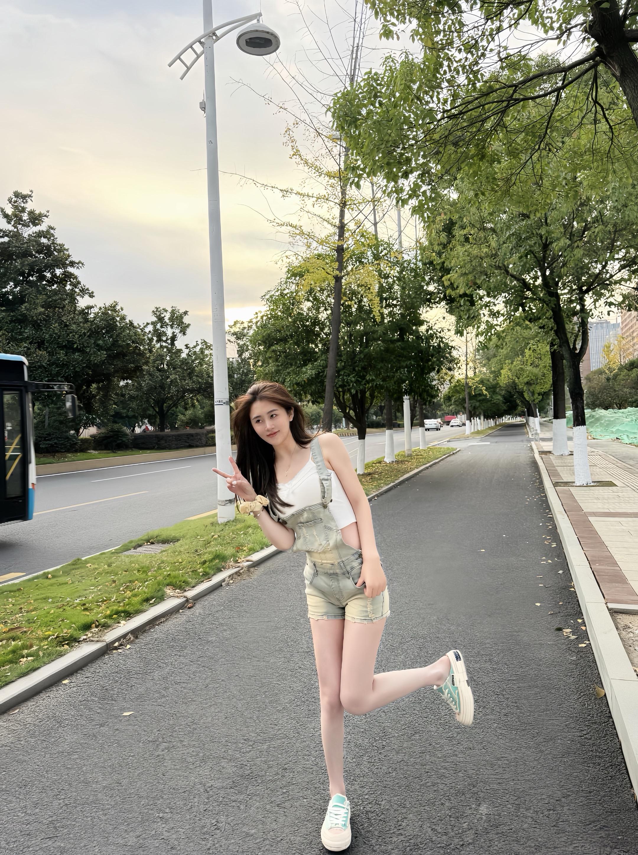 钱那么靠谱的东西都有假，何况人说的话呢