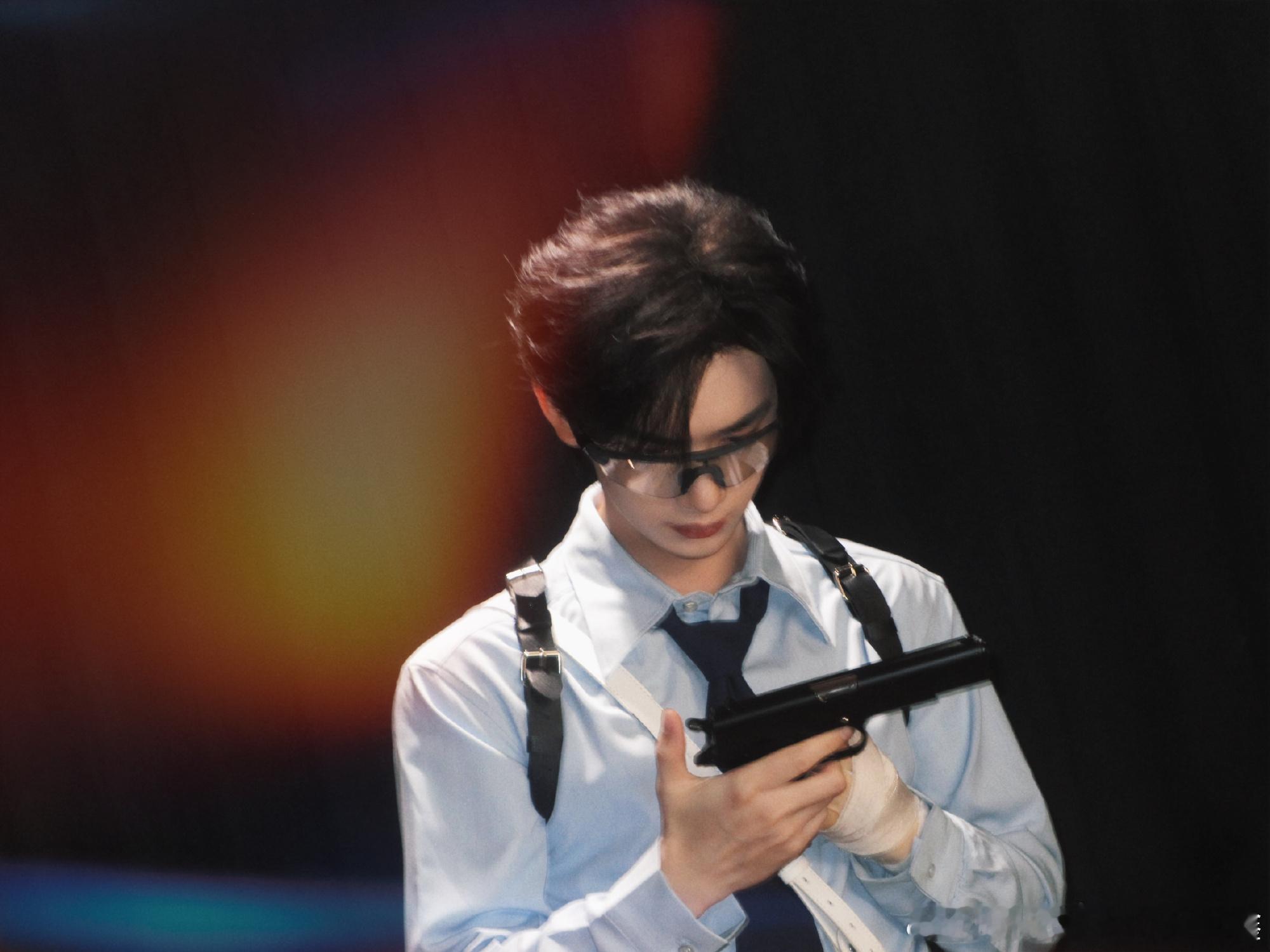 丁程鑫 ✨丁程鑫加冠礼演唱会 ✨丁程鑫 开始推理吧4 月色朦胧如皎珠，春风烟雨一
