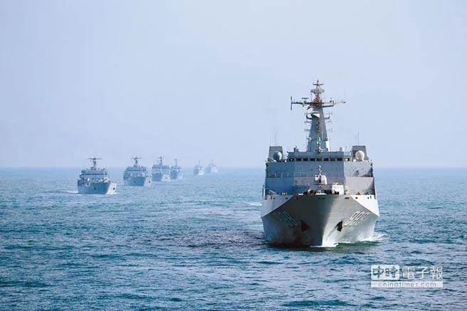 “空中静默、海上不静”，解放军台海新战术让台军更加慌乱，台军紧急树起导弹“严密监