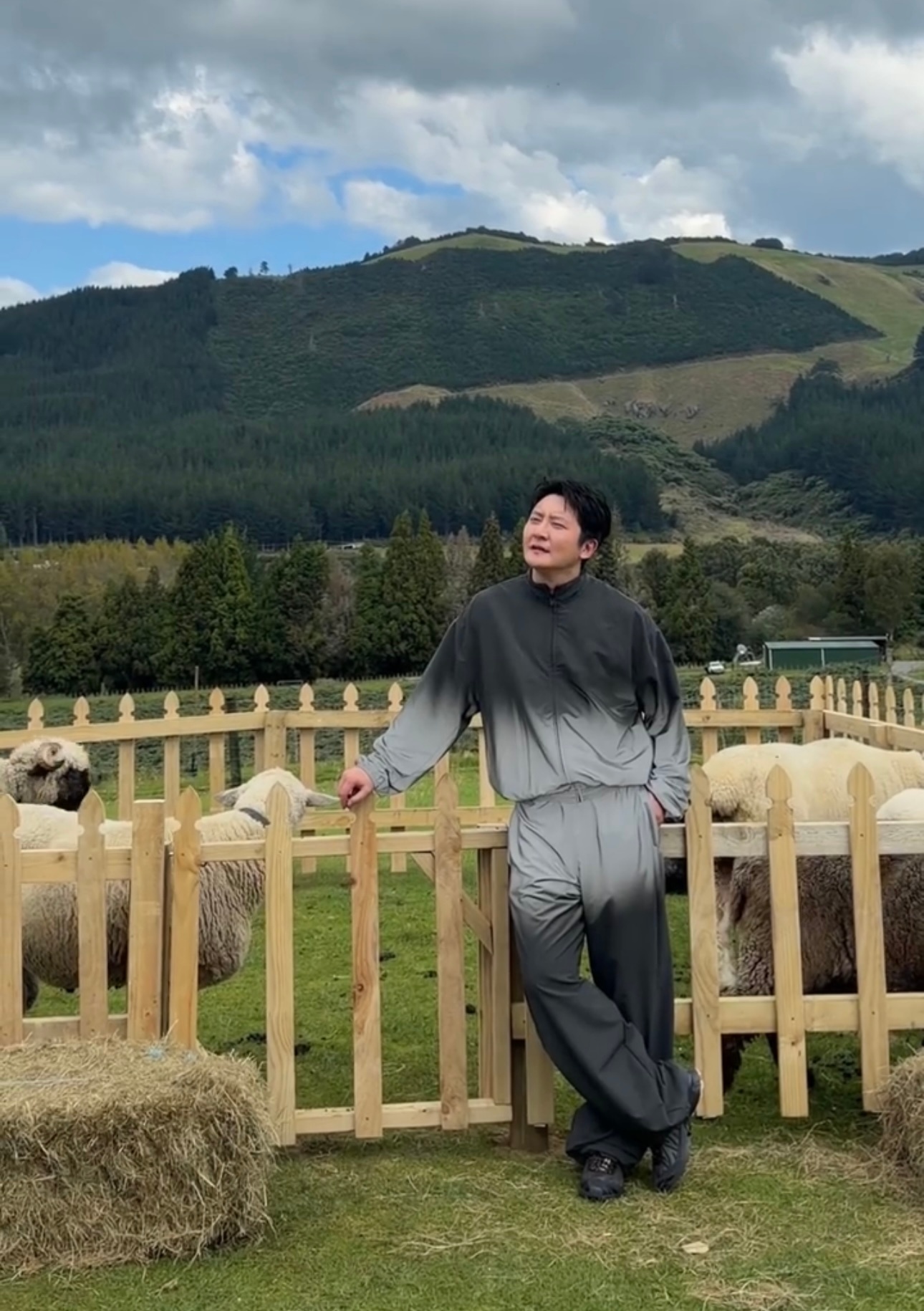 郭京飞被小羊吓出振刀郭京飞在线撤回一个振刀哈哈哈哈哈哈哈郭京飞怎么回事，还被小羊