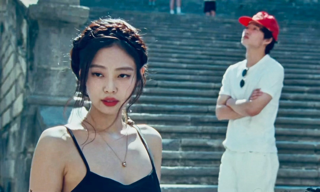 JENNIE  姐姐想要大自拍