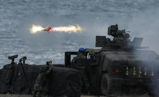 特朗普这回开的筹码，确实离谱得有点超出想象，为了稳住中国，他居然舍得按下对台军售