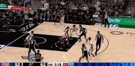 凯尔登被犯规！！ 