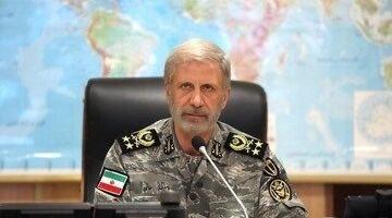 曾有分析家盼望伊朗军方接管政府。  
而今，伊朗武装部队总参谋长阿米尔·哈塔米发