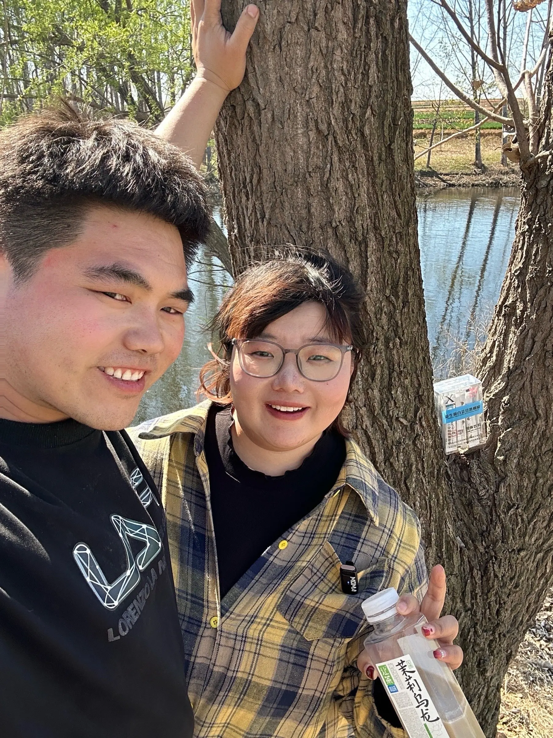 背着娃过个二人世界，爱人如养花
