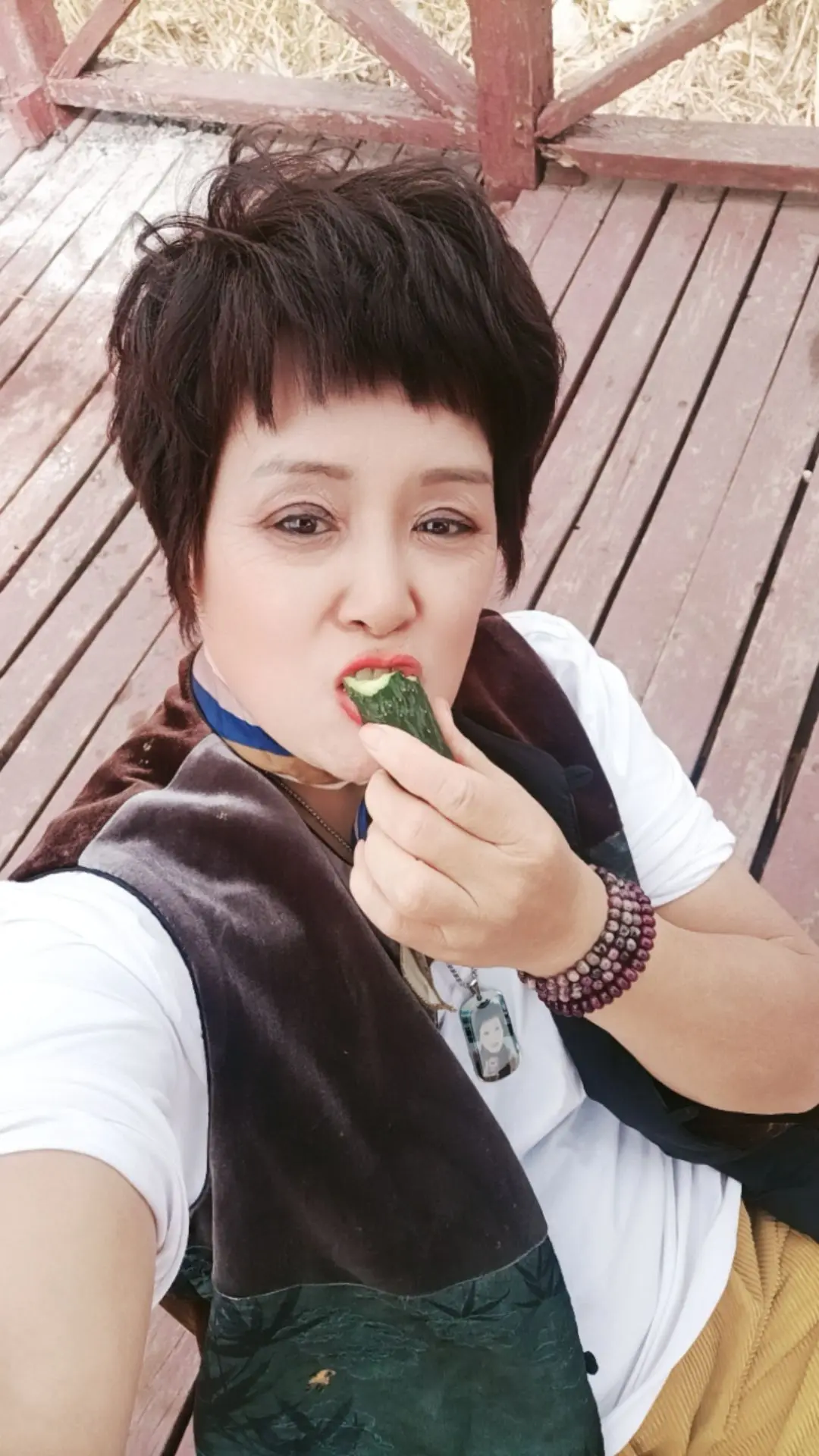 有和我一样的吗？穿着一般，生活简单，个子很高，不妖不艳，灵魂有趣，真诚...