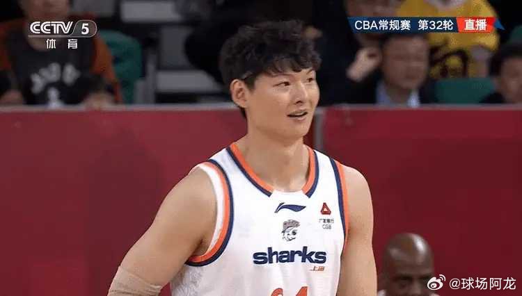 3月29日晚，常规赛第32轮山西队主场迎战上海队。双方整场大部分时间内比分厮咬，