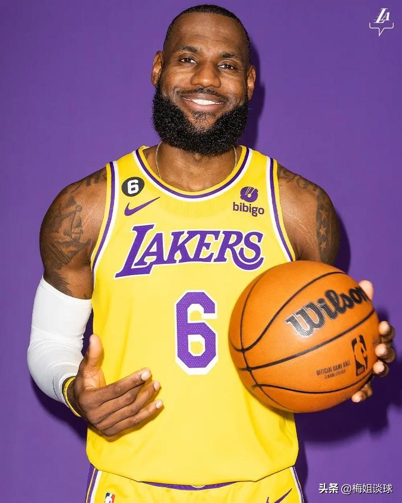 地表最强“老年人”！詹姆斯在湖人8连胜期间得分一览：

01、142：130战胜