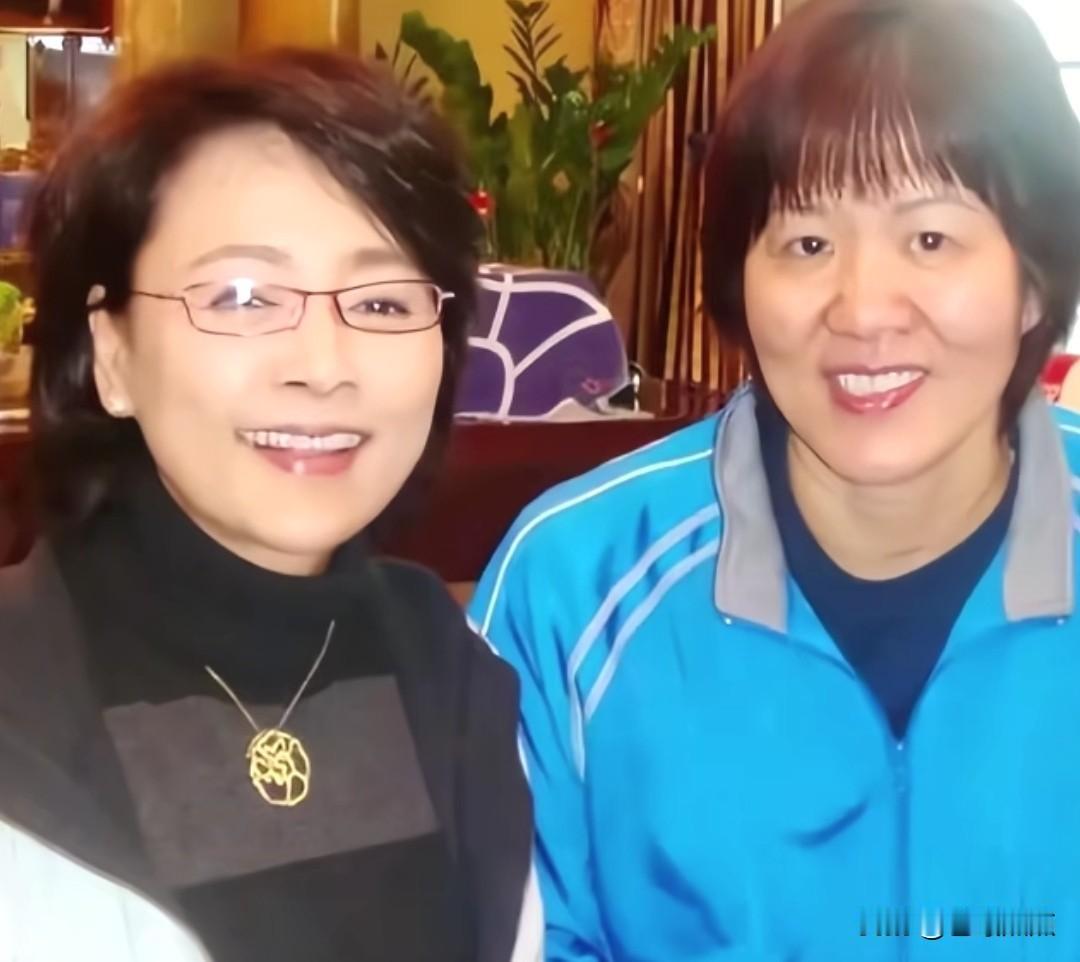上世纪八十年代的风云人物：
女排郎平凭借“铁榔头”助力队伍斩获三连冠，令举国上下
