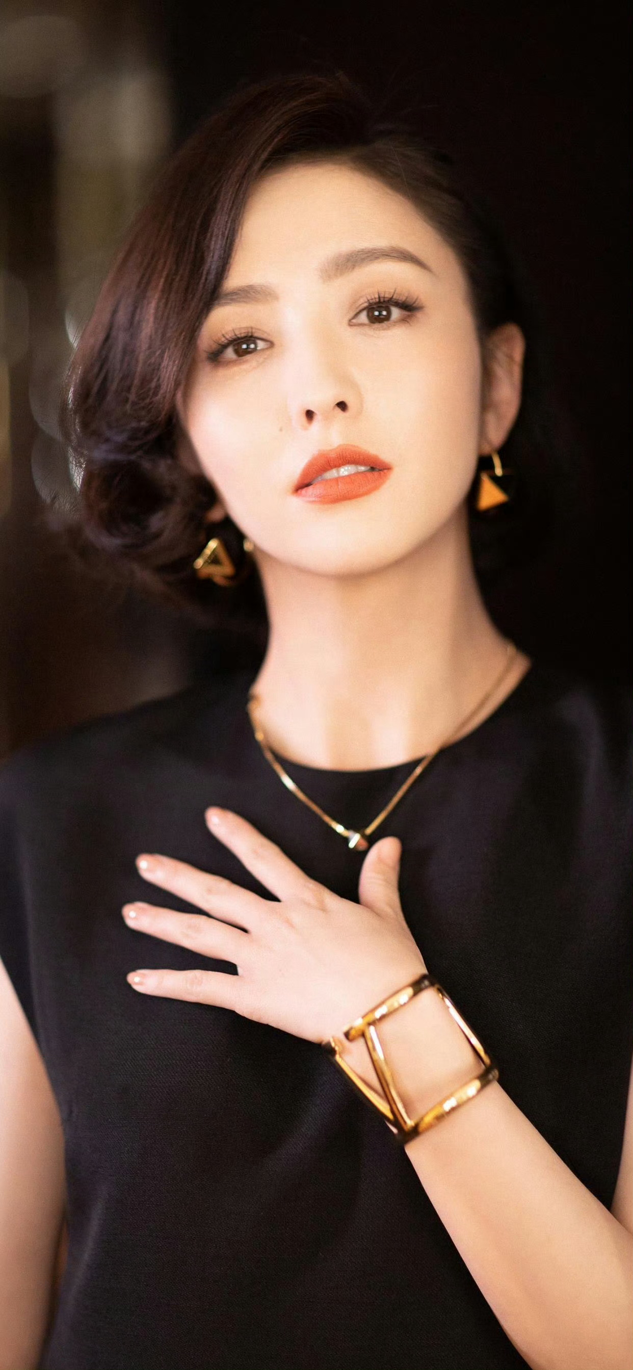 佟丽娅妈妈好伟大的一张脸啊 ​​​