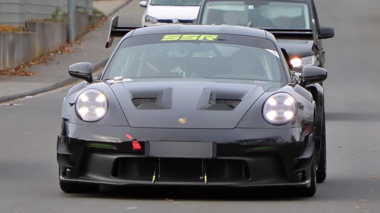 硬核911 GT2 RS自从991.2在2019年停产之后就绝版了，德国改装厂S