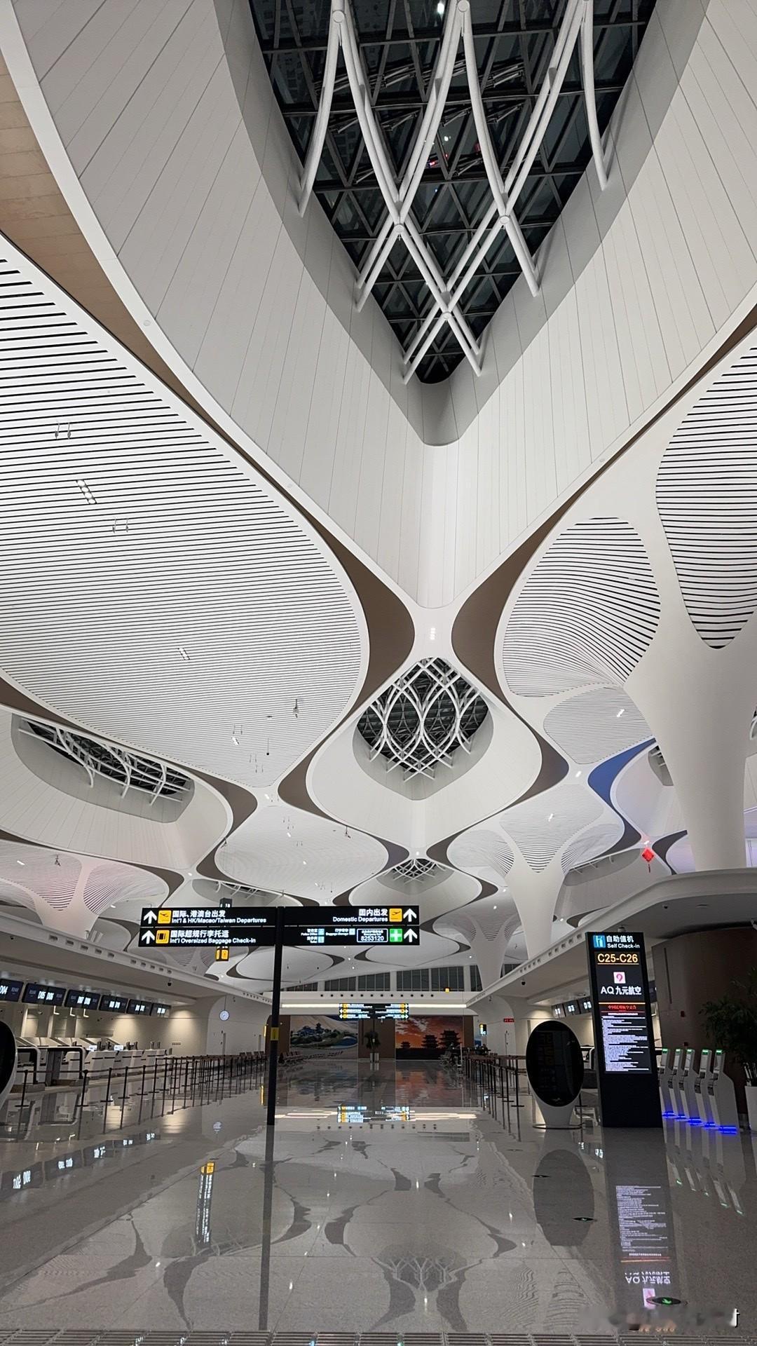 我闺女考上检察院公务员一年半，借调到纪委监委后，整个人彻底变了。曾经下班眉飞色舞