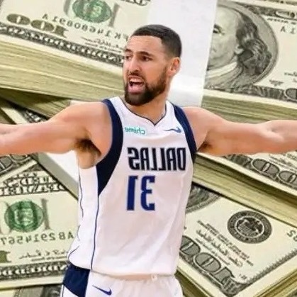 【克莱早就实现美元自由】1、代言收入，年均1500万美元2、安踏合同赚了9800