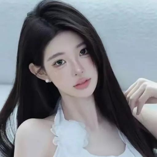 温柔优雅的少女，白裙飘飘，清新脱俗。温柔美少女 阳光白裙少女 温柔白裙少女 白裙