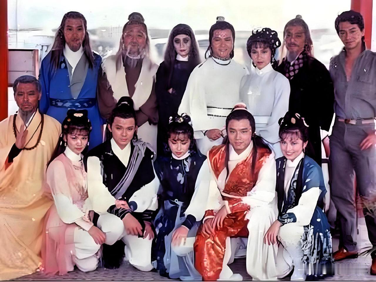 《射雕英雄传》这么多版本，我最爱1983年黄日华、翁美玲主演的那版。翁美玲的黄蓉