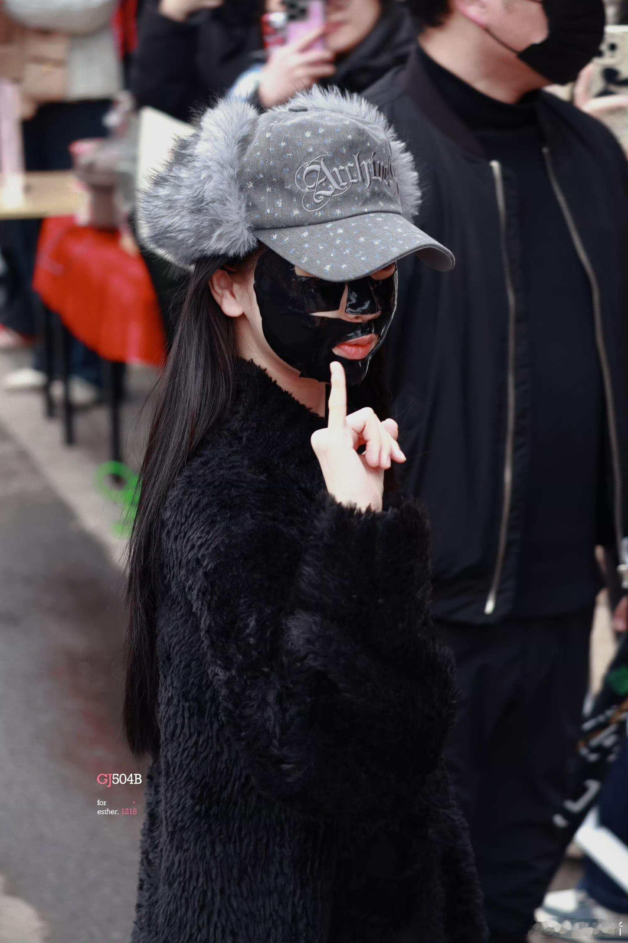 虞书欣《云初令》今日饭拍路透～all black的🐨欣欣