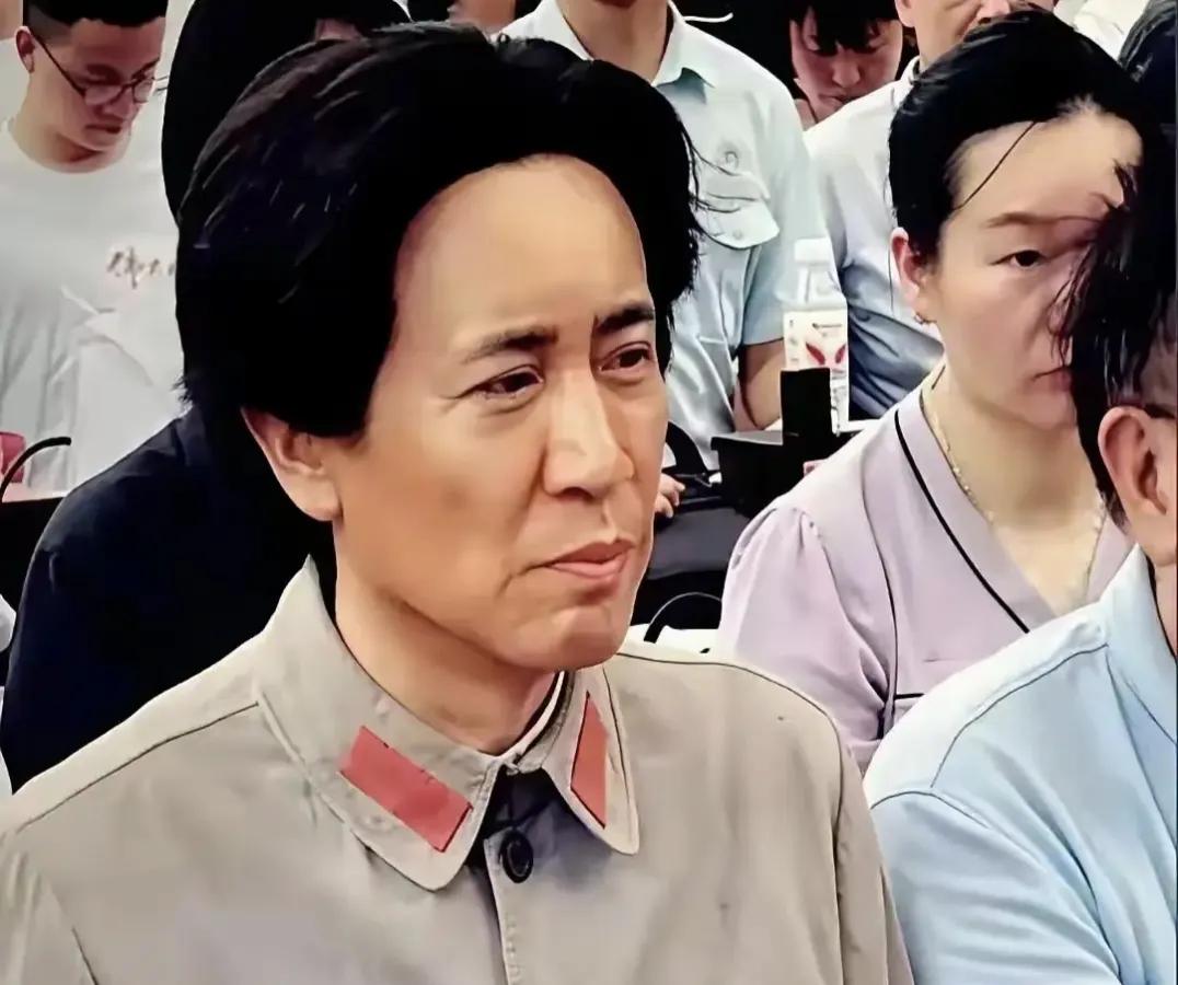 百变于和伟啥形象都能演，演伟人像不像不重要演技好精气神像就行
于和伟的演技，大家