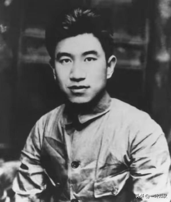 1934年，化装成商人的张子华，不幸被捕。敌人审讯他时，他讲一口浓重的家乡口音，