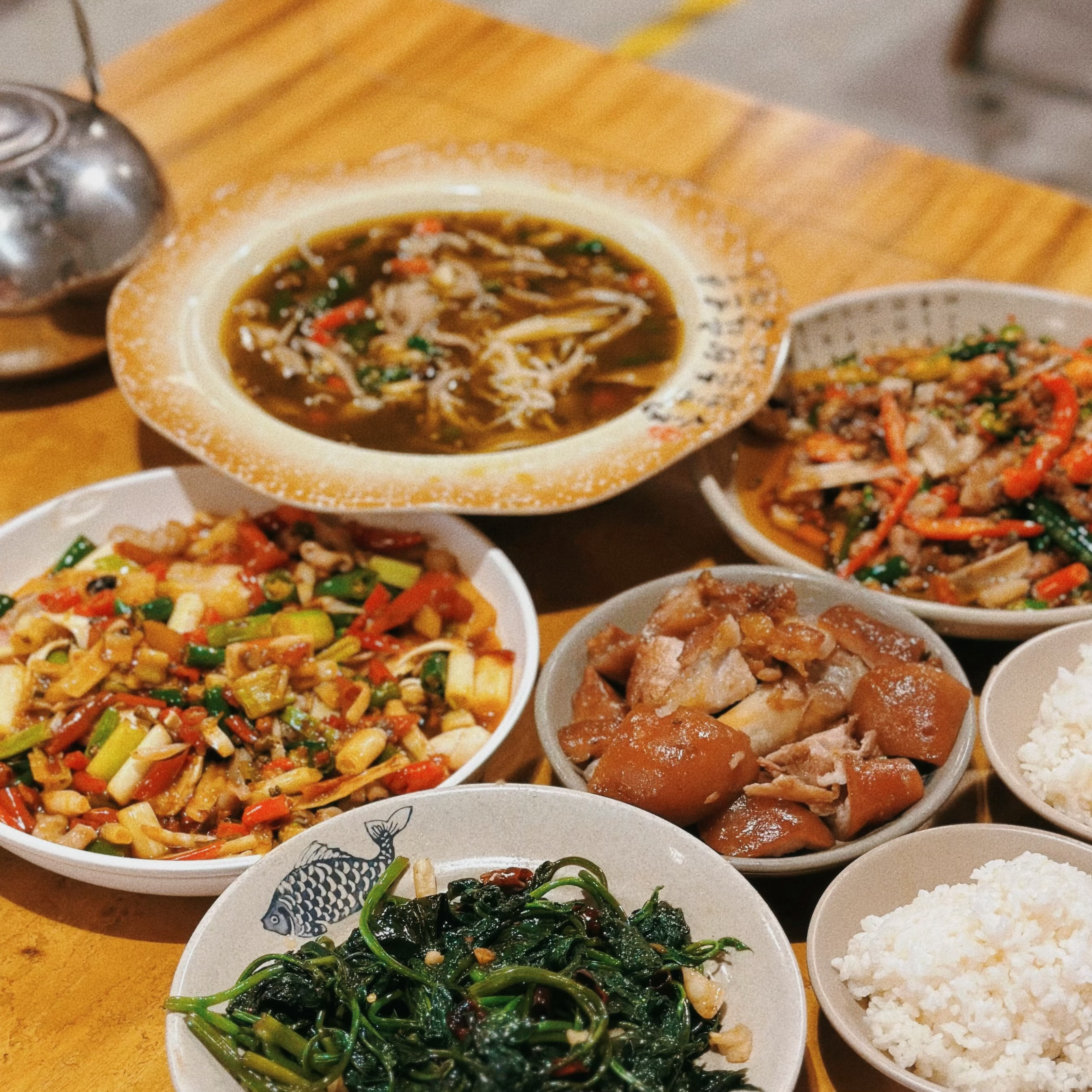 2025最后一个周末 📷祝大家有个愉快的周末时光，评论区抽三位小伙伴各送50?