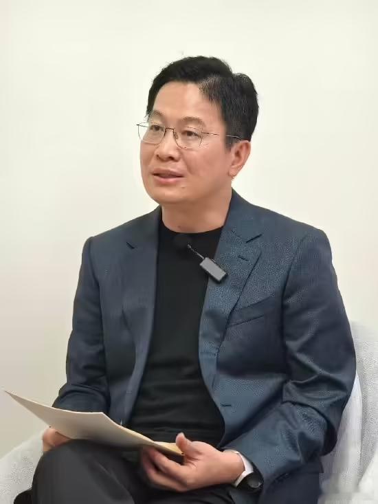 卢伟冰谈手机内存涨价：不能把成本转移，一定要把产品做得更好卢伟冰谈到当前手机存储