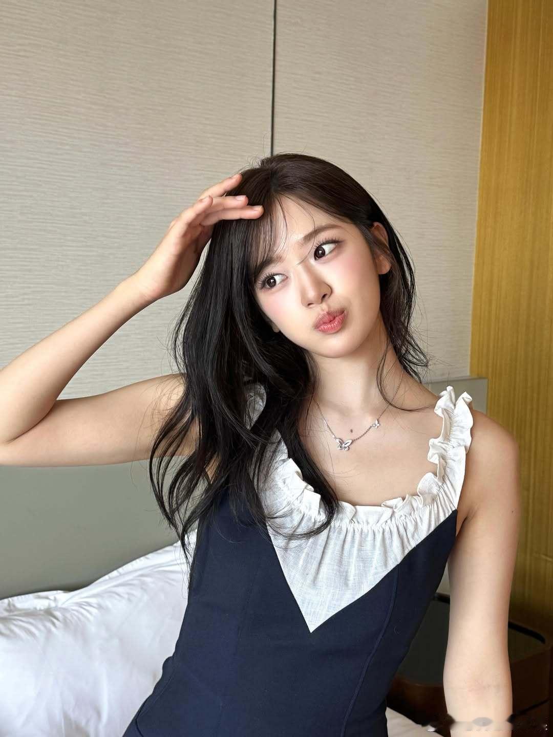 天啊 安宥真美得我一激灵 