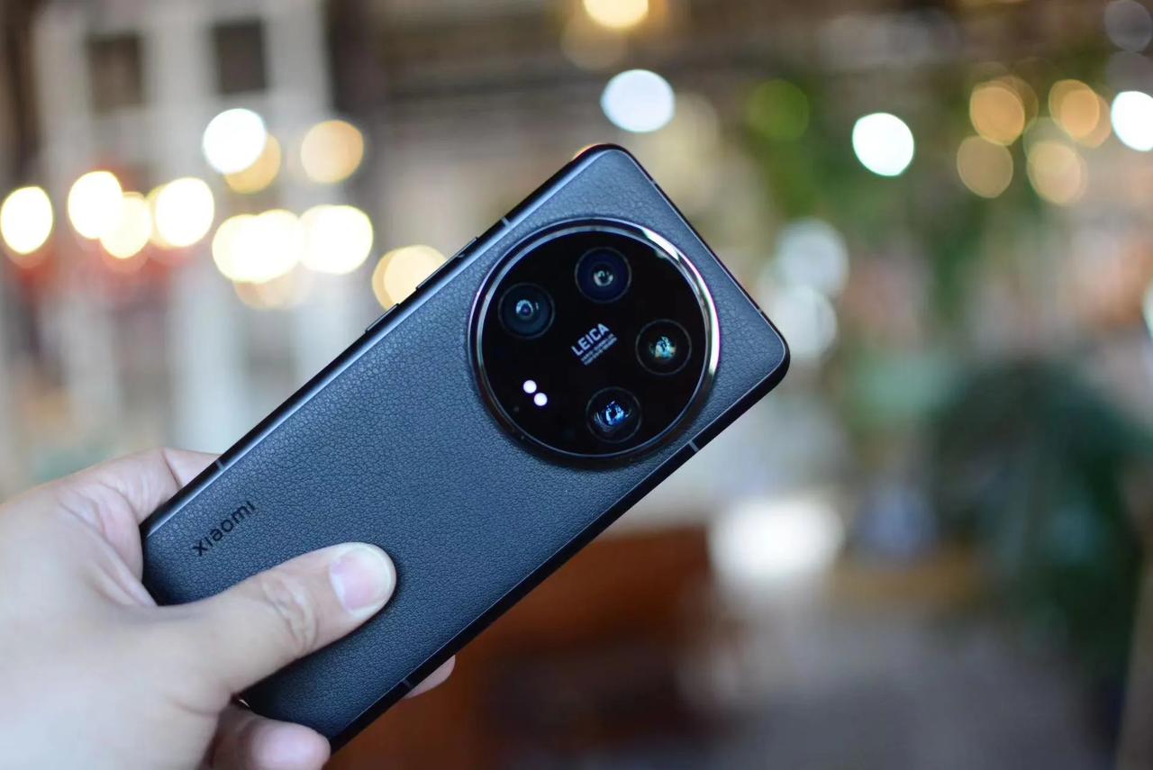 小米14Ultra，真不可思议？有些话不吐不快！

手感真的不错，虽然看着挺厚重